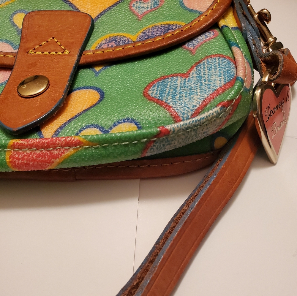 Dooney & Bourke wristlet bag hearts multicolor Rare - Picture 6 of 10